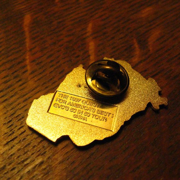 QVC California 1997 Vintage Lapel Pin - Picture 4 of 4